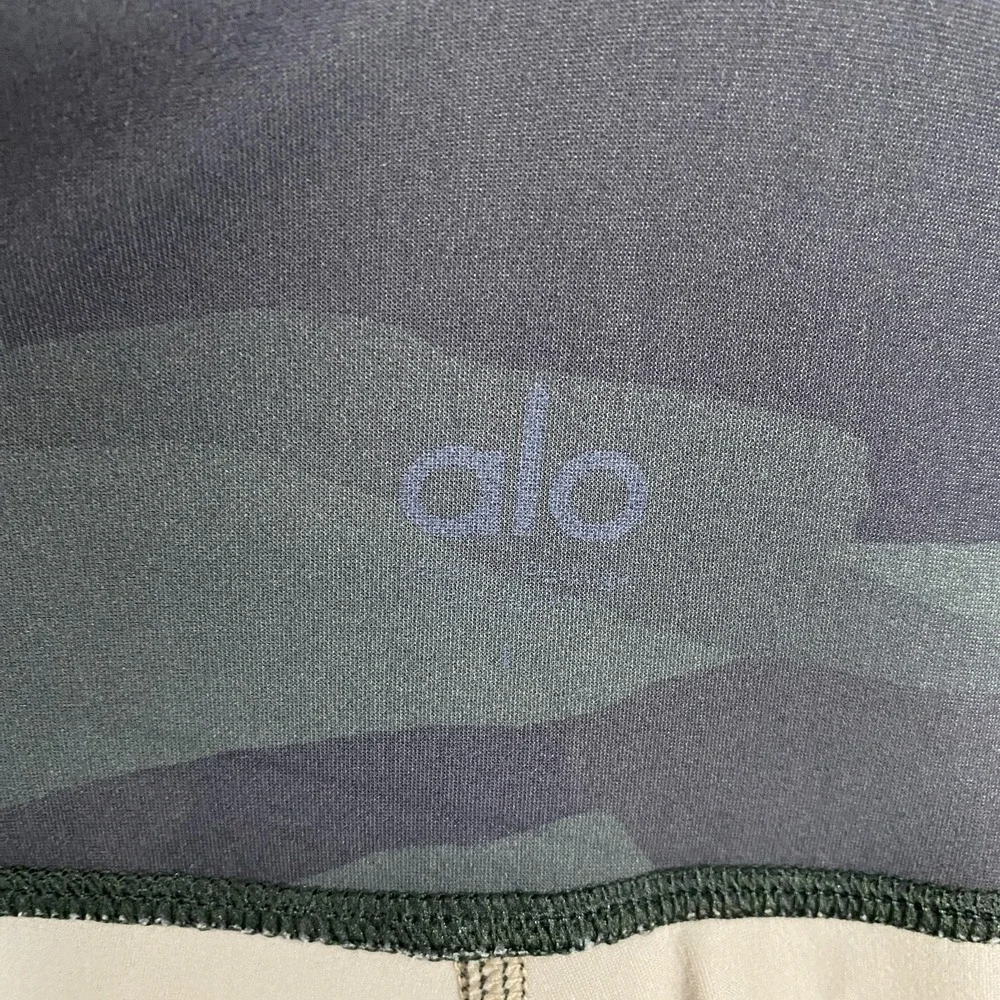 Alo Yoga Airbrush Leggings Womens‎ Small Camo High Waist Workout Stretch
